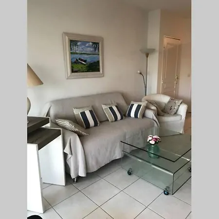 Dans Une Résidence De Grand Standing Appartement *